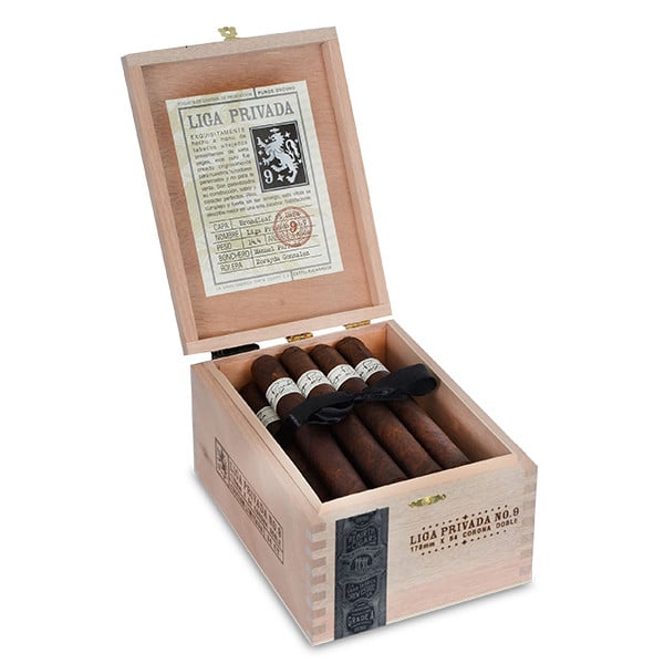 私人聯盟9號特保高朗拿LIGA PRIVADA NO.9 CORONA DOBLE