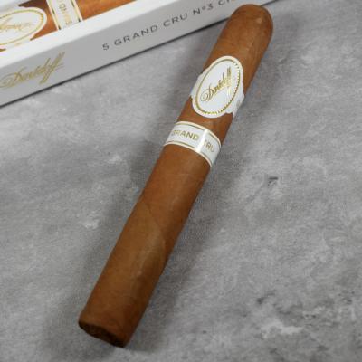 Davidoff Grand Cru No. 3 Cigar - 1 SingleDavidoff Grand Cru No. 3 Cigar - 1 Single