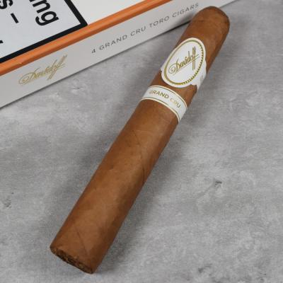 Davidoff Grand Cru Toro Cigar - 1 Single (End of Line)Davidoff Grand Cru Toro Cigar - 1 Single (End of Line)