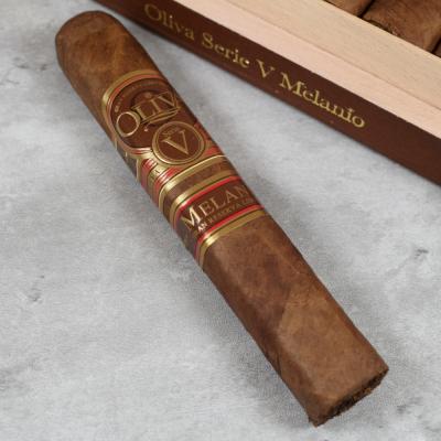 Oliva Serie V - Melanio Gran Reserva Robusto Cigar - 1 SingleOliva Serie V - Melanio Gran Reserva Robusto Cigar - 1 Single